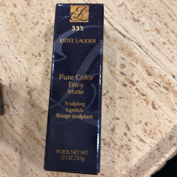 Lipstick - Picture 4 of 4